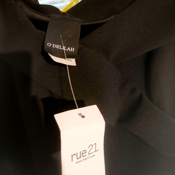 Rue 21 Romper - Picture 4 of 9